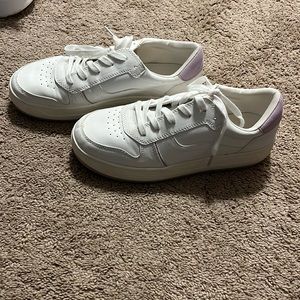 AE Women Platform White Shoes